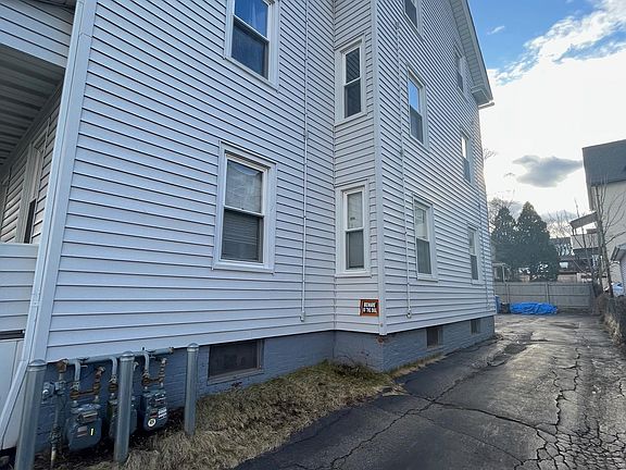 2nd image of 418 East St #3