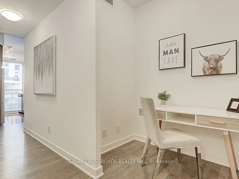 9201 Yonge St #1704 — Photo 5