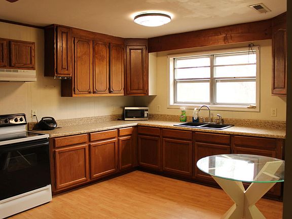 3rd image of 224 Mitchell Rd