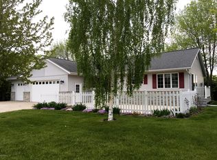 1504 College Park Cir, Willmar, MN 56201