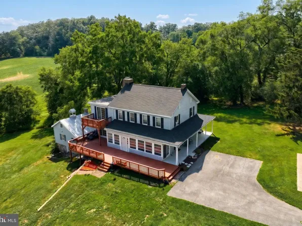 25 John Edward Dr, Littlestown, PA 17340