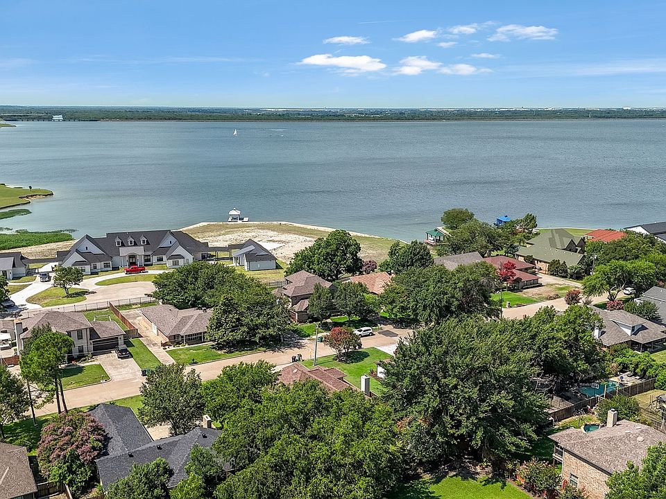 1st image of 106 Scenic Dr