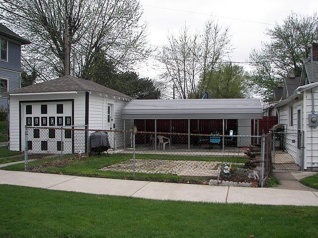 2nd image of 55 10th St