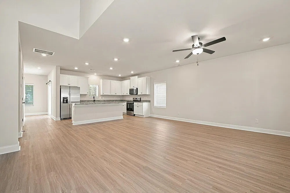 4 bed, 2.5 bath, 2218 sqft, $2,425 — Photo 4