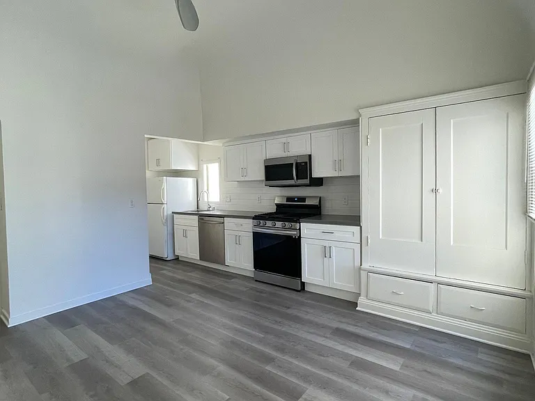 333 Lenox Ave #4 — Photo 6