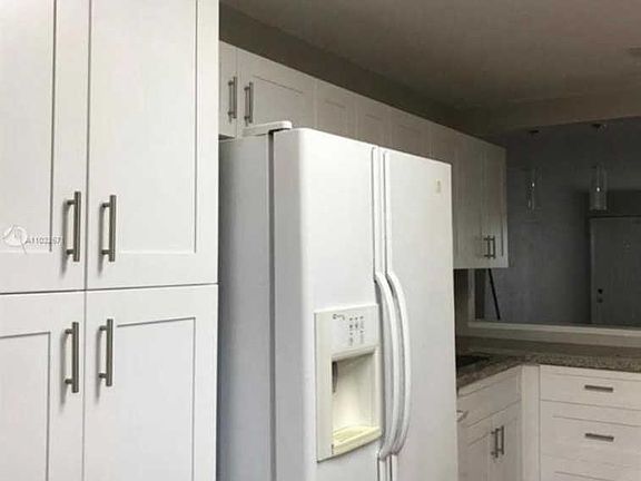 4th image of 10321 Juniper Ct #10321