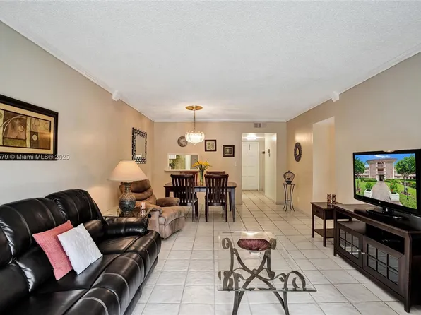1100 Hillcrest Ct APT 302, Hollywood, FL 33021