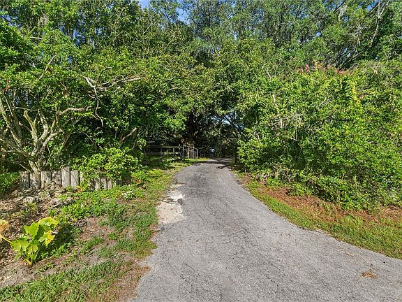 3rd image of 16250 SW 20TH AVENUE ROAD