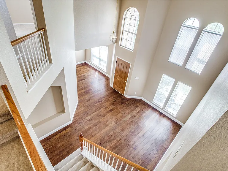 1402 Sunshine Dr — Photo 10
