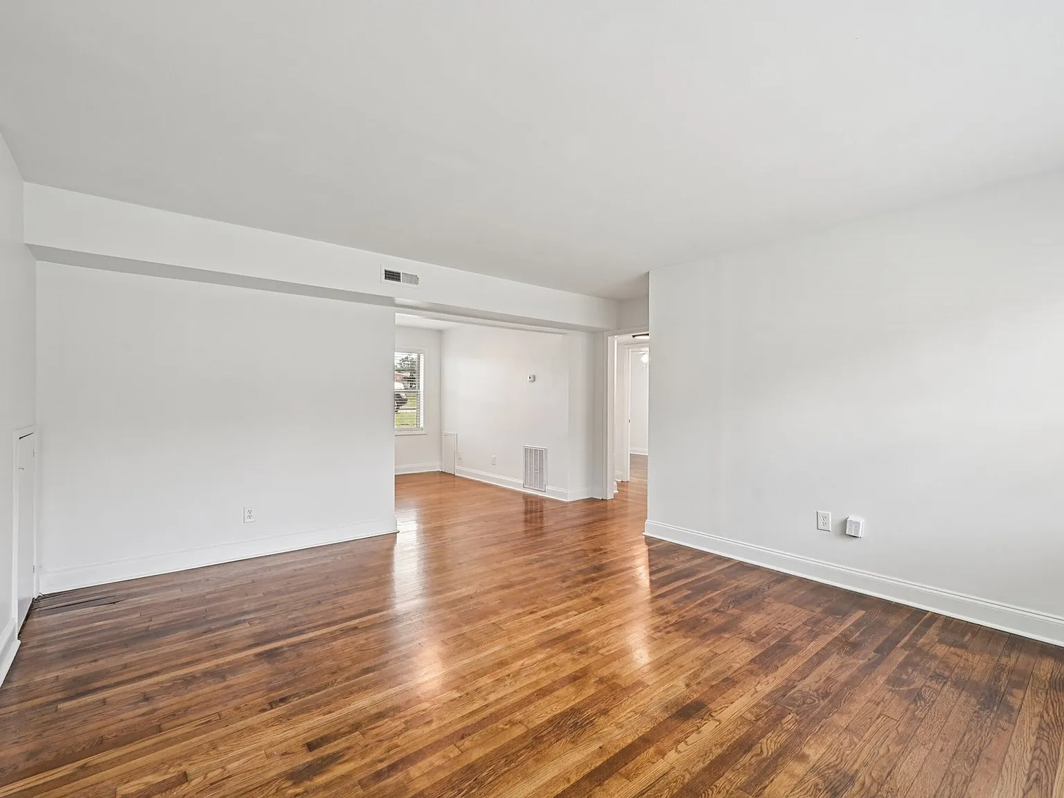 Manhattan Apartments — Photo 2