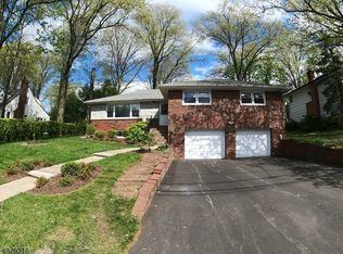 421 Ridgeland Ter, Leonia, NJ 07605