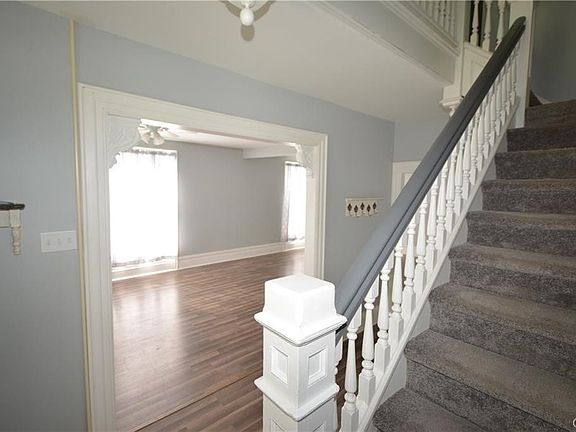5th image of 41 N Main St