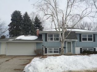 210 Ridge Rd, Williamsburg, IA 52361