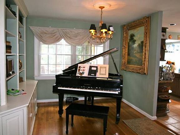 5th image of 1200 Croton Dr