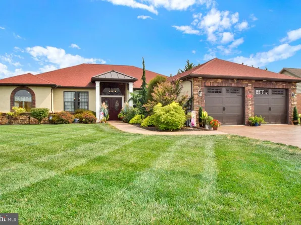 5874 Gabrielle Ln, Chambersburg, PA 17202