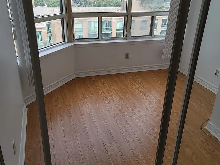 7 Bishop Ave #1606 — Photo 21