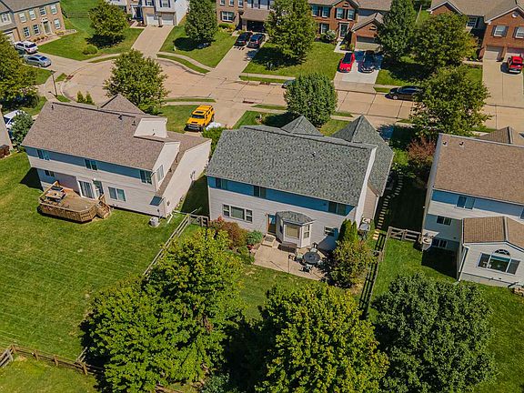 4th image of 8953 Crimson Oak Dr