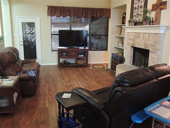 4th image of 912 Glenview Dr