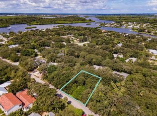 325 Holly Rd, Vero Beach, FL 32963