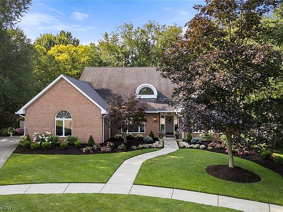 2nd image of 1717 Rosewood Dr