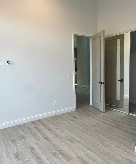 22520 Clarendon St — Photo 15