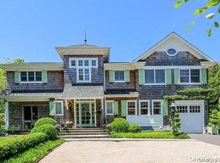 31 Carnegie Ave, Huntington, NY 11743