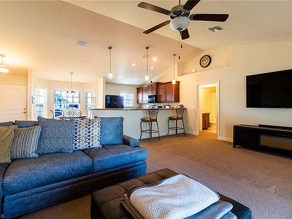 4th image of 2216 NW 20th Pl
