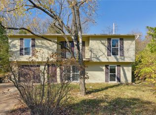 2001 Waybridge Ln, Fenton, MO 63026