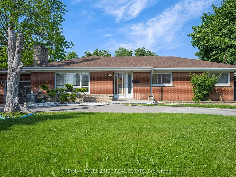 166 McLaughlin Rd S — Photo 4