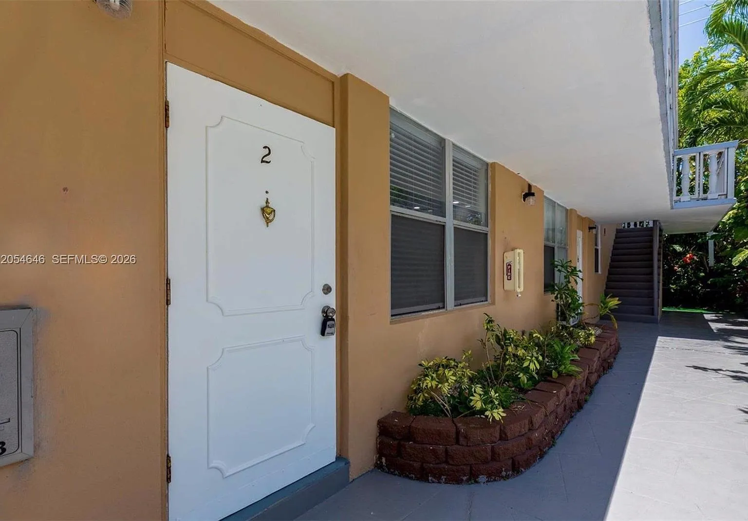 Southern Classic Condo — Photo 1