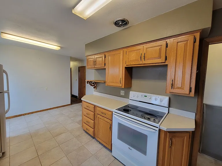 2023 Valley Park Dr — Photo 24