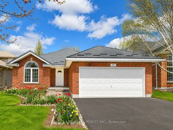 45 Pheasant Run Dr, Guelph, ON N1C 1E7