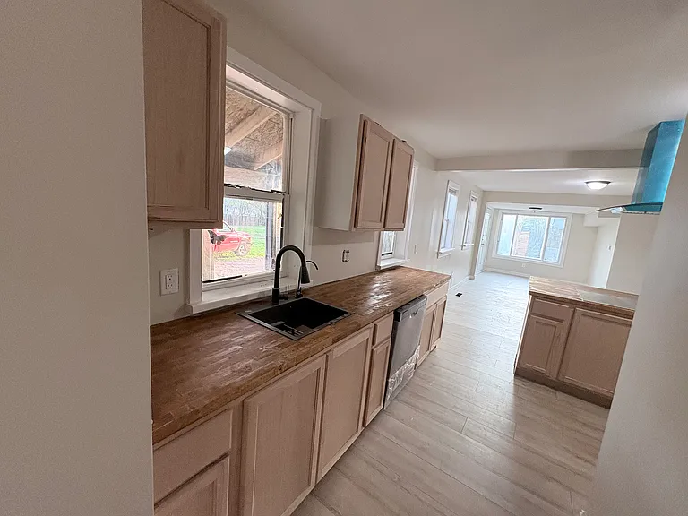 402 N Beville Ave — Photo 9