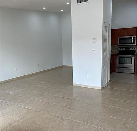 4th image of 18290 Mediterranean Blvd #506