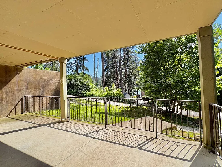 23732 N Lakeview Blvd — Photo 24