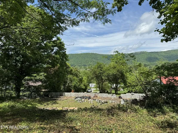 847 Main St, Jacksboro, TN 37757