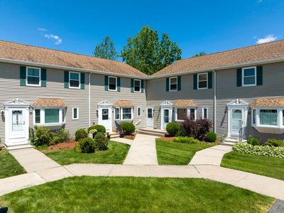 55 Pleasant St APT 18, Granby, MA, 01033