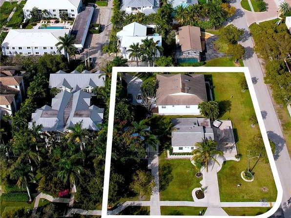560 9th AVE S, NAPLES, FL 34102