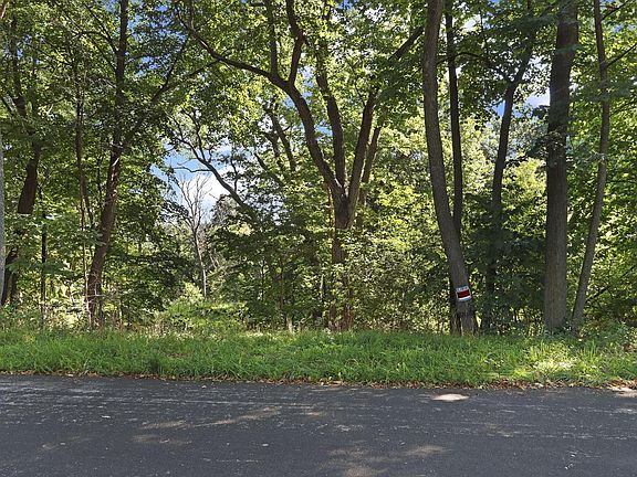 2nd image of W5754 NINE INDIAN TRAIL