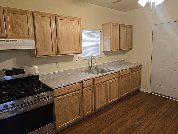 4th image of 576-578 E 38th St #1