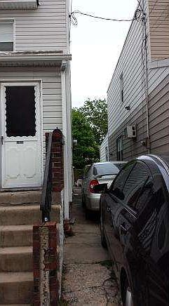 2nd image of 1403 E 54th St