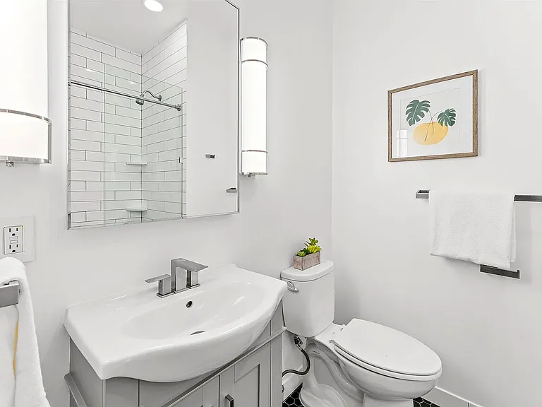 2832 Summit St #1 — Photo 12