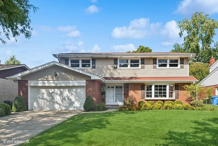 1212 W Glenn Ln photo 1