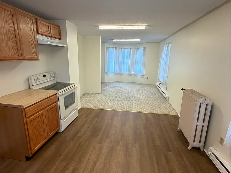 620 S Logan Blvd — Photo 10