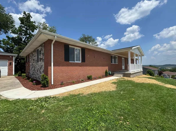 1818 Martha Ave, Fairmont, WV 26554