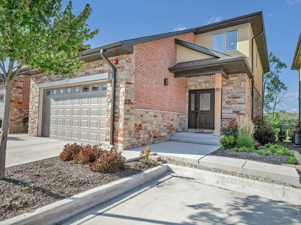 70 Prairie Ct, Wheeling, IL 60090