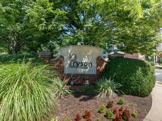 12917 Centre Park Cir #413, Herndon, VA 20171