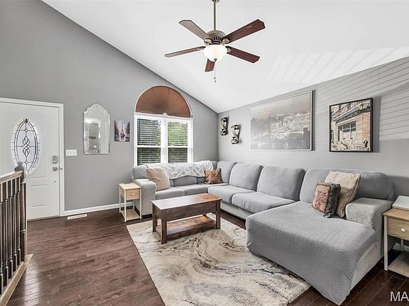 5th image of 916 Valentine St