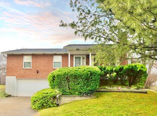 412 W Sharon Rd, Cincinnati, OH 45246