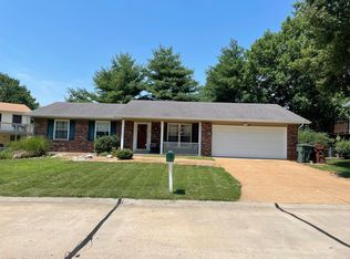 18 Lemon Tree Dr, Saint Peters, MO 63376